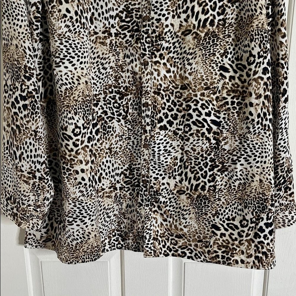 Chico's Alluring Animal Silky Chic Tunic Top Blouse Classic Camel size 3/XL NWT - Picture 3 of 10